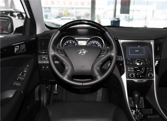 索纳塔 2015款 经典 2.4L 自动豪华版 国V 中控类   驾驶位