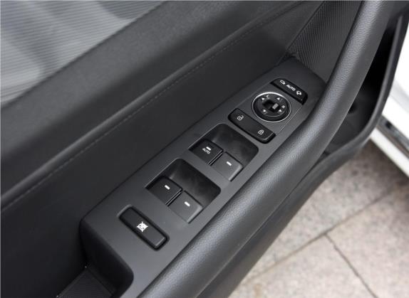索纳塔 2017款 1.6T GS时尚型 车厢座椅   门窗控制