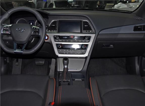 索纳塔 2017款 1.6T GLS智能型 中控类   中控台