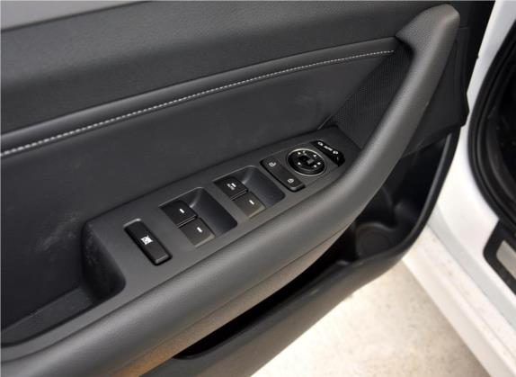 索纳塔 2018款 1.6T GS时尚型 国V 车厢座椅   门窗控制