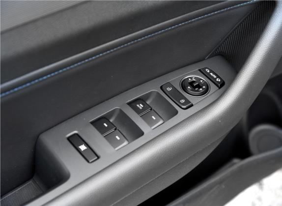 索纳塔 2018款 2.0T GLS智能型 国V 车厢座椅   门窗控制