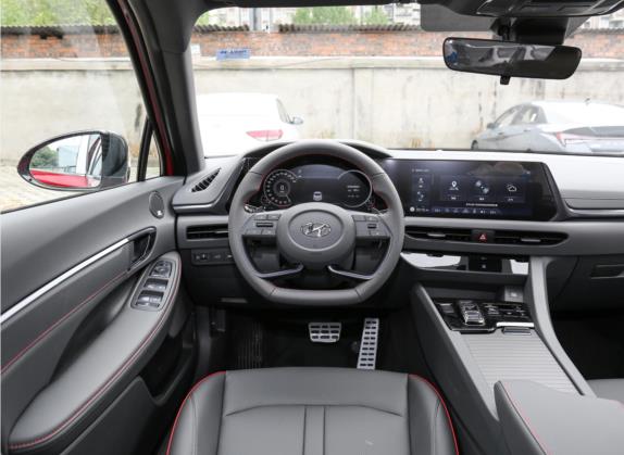 索纳塔 2020款 改款 380TGDi 自动GS智享版 中控类   驾驶位
