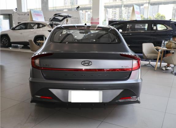 索纳塔 2022款 270TGDi DCT 20周年纪念款 外观   正后