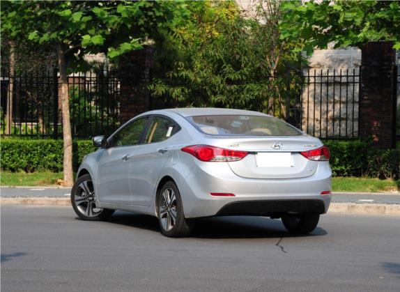 朗动 2012款 1.8L 自动尊贵型 外观   斜后