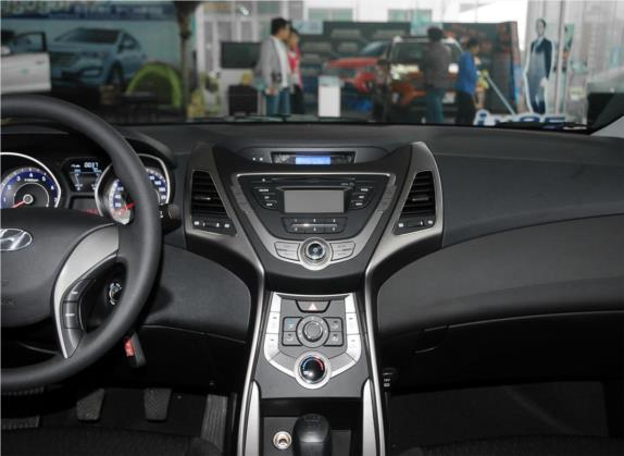 朗动 2012款 1.6L 手动时尚型 中控类   中控台