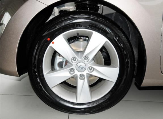 朗动 2012款 1.6L 手动时尚型 其他细节类   前轮