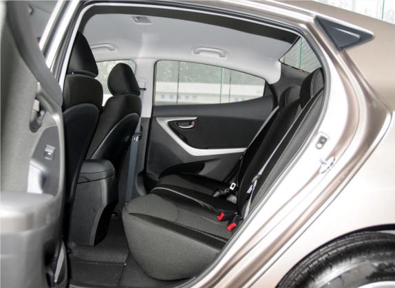 朗动 2012款 1.6L 手动时尚型 车厢座椅   后排空间