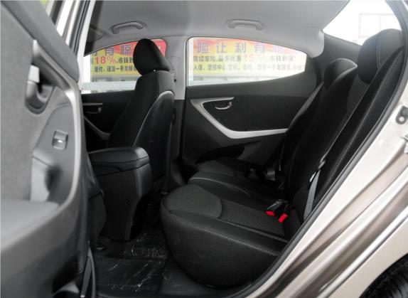朗动 2012款 1.6L 自动时尚型 车厢座椅   后排空间