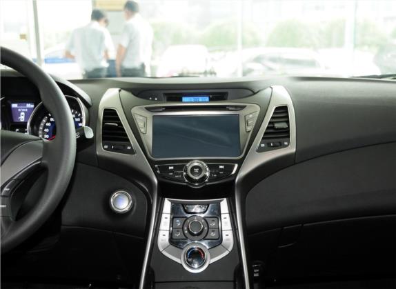 朗动 2012款 1.6L 手动领先型 中控类   中控台