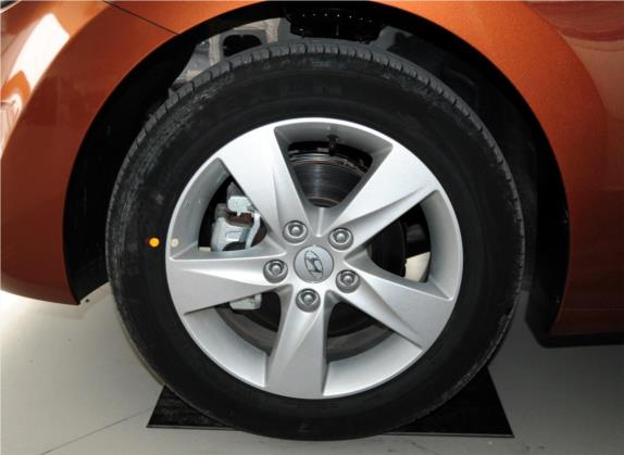 朗动 2012款 1.6L 手动领先型 其他细节类   前轮
