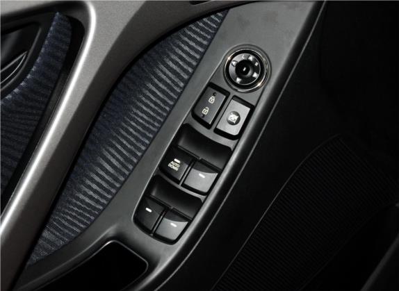 朗动 2012款 1.6L 手动领先型 车厢座椅   门窗控制