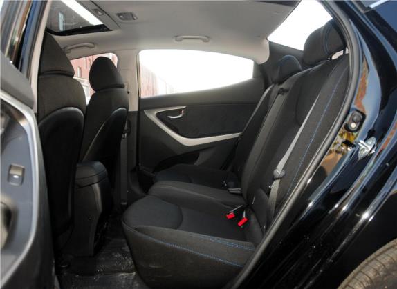 朗动 2012款 1.6L 自动领先型 车厢座椅   后排空间