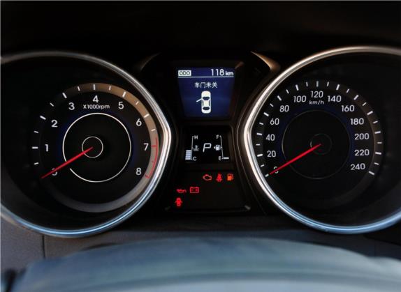 朗动 2012款 1.6L 自动领先型 中控类   仪表盘