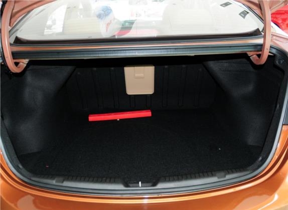 朗动 2012款 1.6L 自动尊贵型 车厢座椅   后备厢