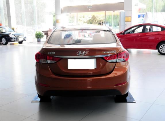 朗动 2012款 1.6L 自动尊贵型 外观   正后