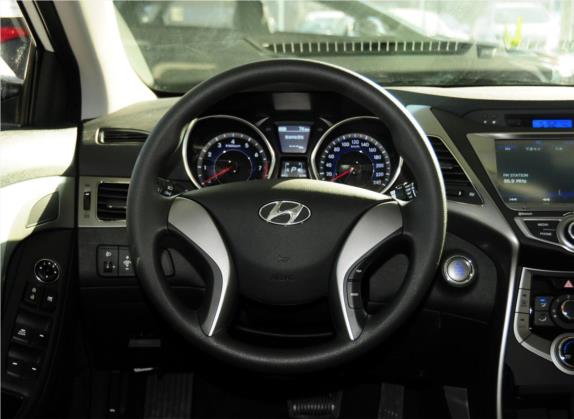 朗动 2013款 1.6L 自动领先型 中控类   驾驶位