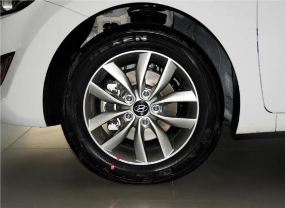 朗动 2015款 1.6L 手动时尚型 其他细节类   前轮