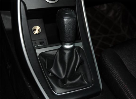 朗动 2015款 1.6L 手动时尚型 中控类   挡把