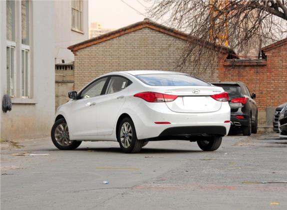 朗动 2015款 1.6L 手动领先型 外观   斜后