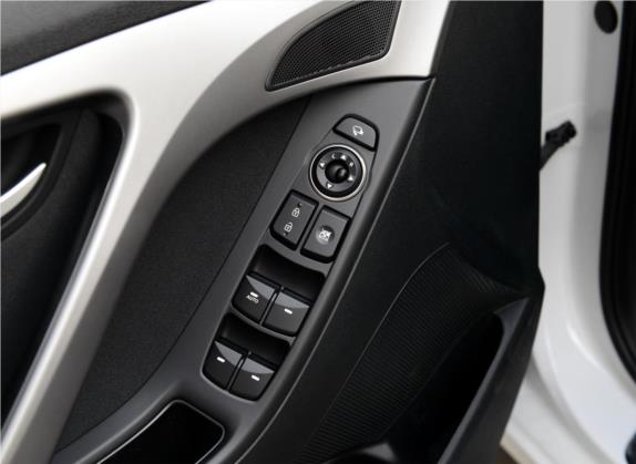 朗动 2015款 1.6L 手动领先型 车厢座椅   门窗控制