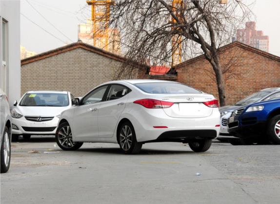 朗动 2015款 1.6L 自动尊贵型 外观   斜后