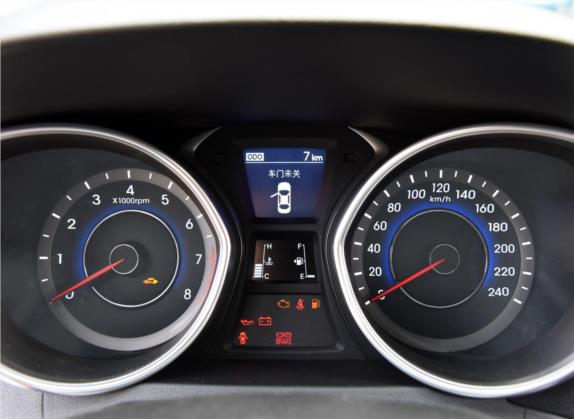朗动 2016款 1.6L 手动尊贵型 中控类   仪表盘