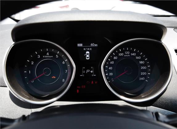 朗动 2016款 1.6L 自动尊贵型 中控类   仪表盘