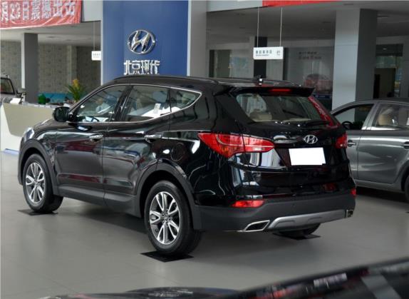 胜达 2013款 2.0T 自动四驱顶级型 外观   斜后