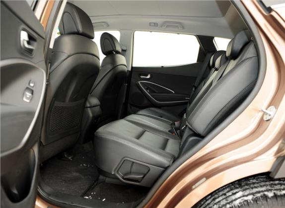 胜达 2013款 2.4L 自动四驱尊贵型 车厢座椅   后排空间