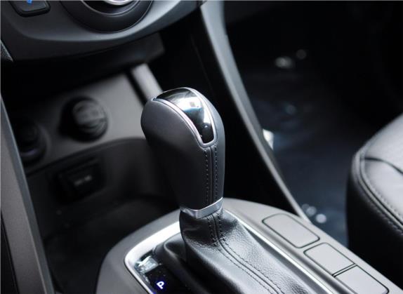 胜达 2013款 改款 2.4L 自动四驱智能型 中控类   挡把