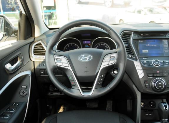 胜达 2013款 改款 2.0T 自动四驱尊贵型 中控类   驾驶位