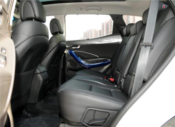 胜达 2013款 改款 2.0T 自动四驱尊贵型 车厢座椅   后排空间