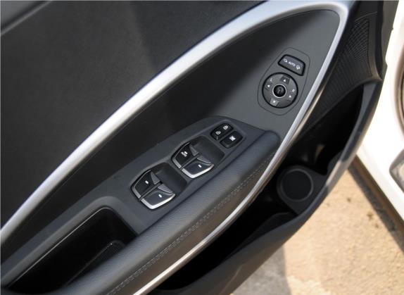 胜达 2013款 改款 2.0T 自动四驱尊贵型 车厢座椅   门窗控制