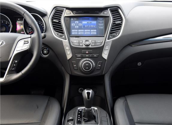 胜达 2015款 2.4L 自动两驱智能型 5座 中控类   中控台