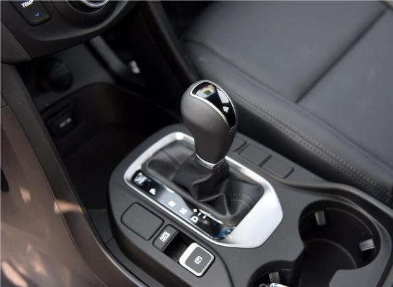 胜达 2015款 2.4L 自动两驱智能型 5座 中控类   挡把