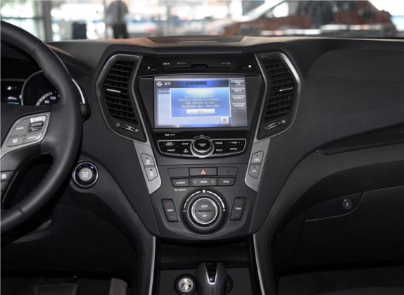 胜达 2015款 2.4L 自动四驱智能型 5座 中控类   中控台