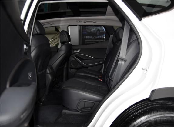胜达 2015款 2.4L 自动四驱智能型 5座 车厢座椅   后排空间