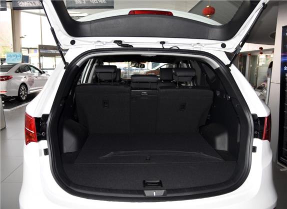胜达 2015款 2.4L 自动四驱智能型 5座 车厢座椅   后备厢