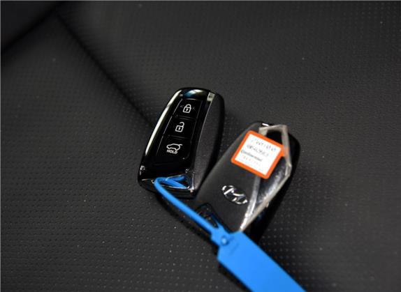 胜达 2015款 2.0T 自动四驱智能型 7座 其他细节类   钥匙