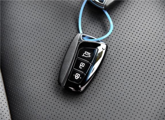 胜达 2015款 2.0T 自动四驱顶级型 7座 其他细节类   钥匙