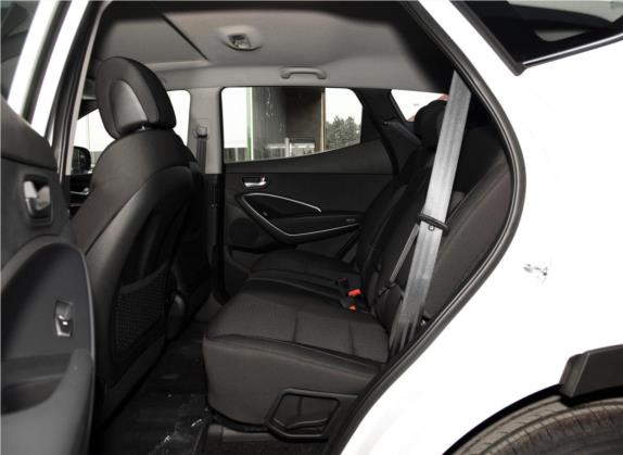 胜达 2015款 2.0T 自动两驱舒适型 5座 车厢座椅   后排空间
