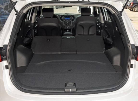 胜达 2015款 2.0T 自动两驱舒适型 5座 车厢座椅   后备厢