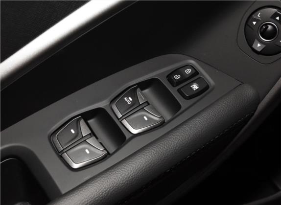 胜达 2015款 2.0T 自动两驱舒适型 5座 车厢座椅   门窗控制