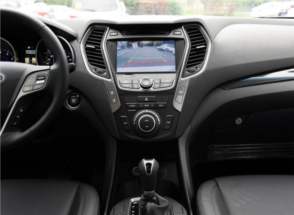 胜达 2015款 2.0T 自动两驱智能型 5座 中控类   中控台