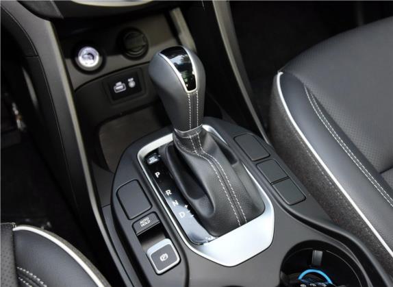 胜达 2017款 2.0T 自动四驱智能型 7座 中控类   挡把