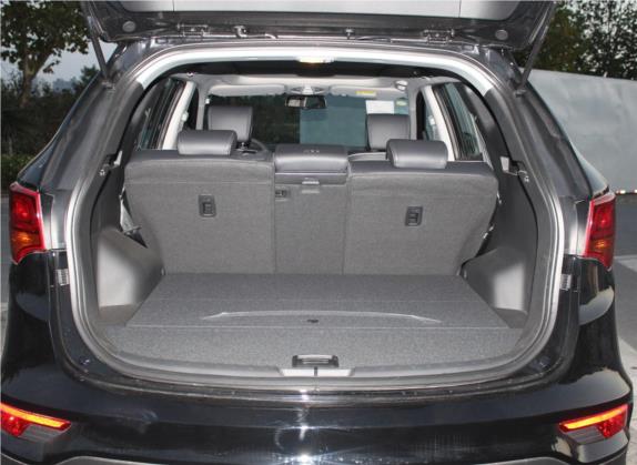 胜达 2017款 2.4L 自动两驱智能型 5座 车厢座椅   后备厢