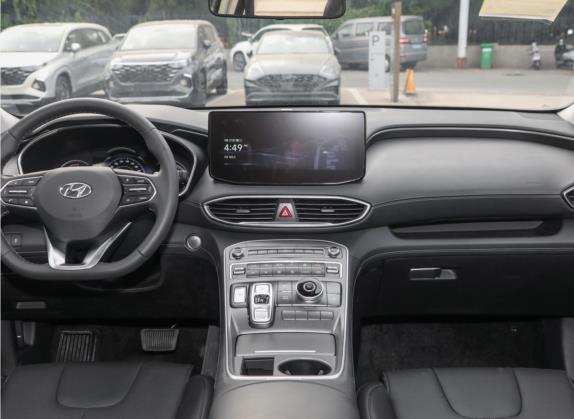 胜达 2023款 旅行家 380T GDi 自动两驱GLX精英版 中控类   中控台