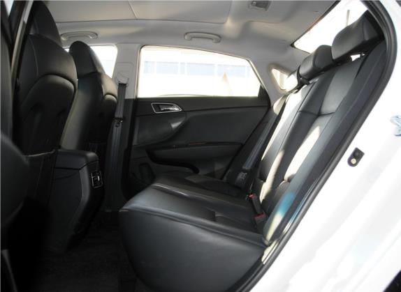 名图 2014款 2.0L 自动旗舰型TOP 车厢座椅   后排空间