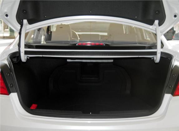 名图 2014款 2.0L 自动旗舰型TOP 车厢座椅   后备厢