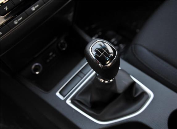 名图 2014款 1.8L 手动舒适型GL 中控类   挡把